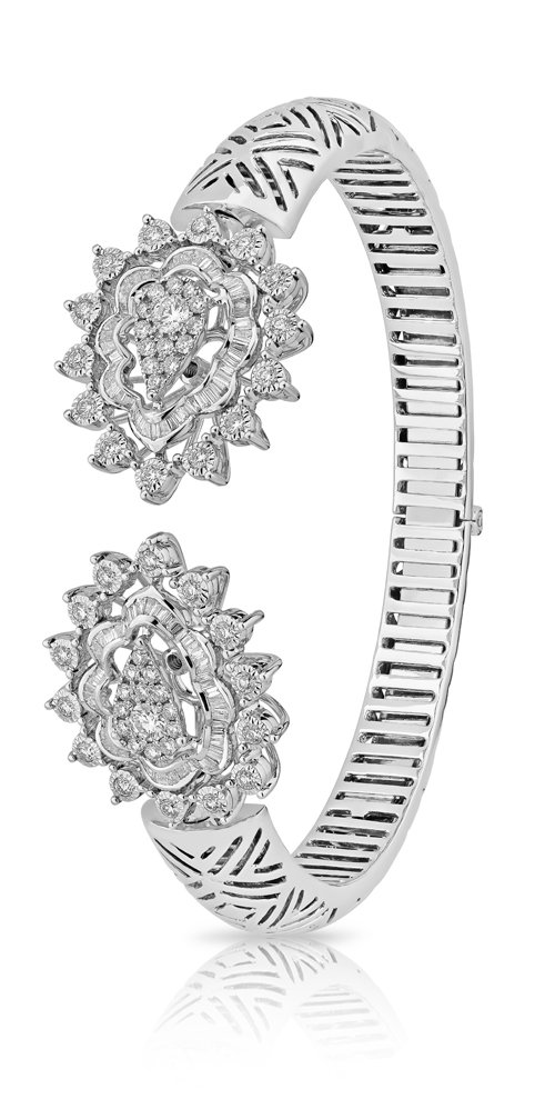 PearNice Bangle in 18K white gold - 2A - AED.15000